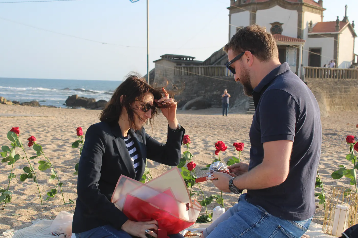 Praia com rosas